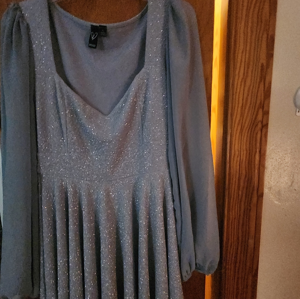 Windsor homecoming dress never worn size L